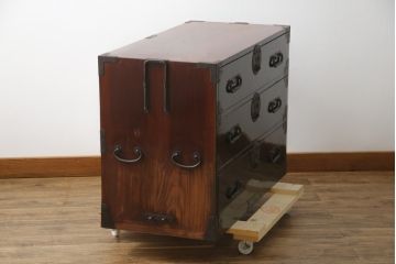 和製アンティーク　美品!!　上手物!!　内部桐(キリ)材　上品な丸金具の黒漆塗り庄内箪笥ローボード(時代箪笥、和たんす、整理たんす、収納タンス、衣装タンス、ローチェスト、テレビ台、テレビボード、引き出し)(R-078488)