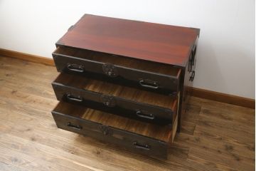 和製アンティーク　美品!!　上手物!!　内部桐(キリ)材　上品な丸金具の黒漆塗り庄内箪笥ローボード(時代箪笥、和たんす、整理たんす、収納タンス、衣装タンス、ローチェスト、テレビ台、テレビボード、引き出し)(R-078488)