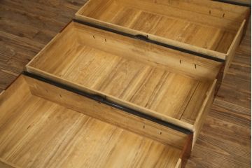 和製アンティーク　美品!!　上手物!!　内部桐(キリ)材　上品な丸金具の黒漆塗り庄内箪笥ローボード(時代箪笥、和たんす、整理たんす、収納タンス、衣装タンス、ローチェスト、テレビ台、テレビボード、引き出し)(R-078488)