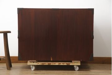 和製アンティーク　美品!!　上手物!!　内部桐(キリ)材　上品な丸金具の黒漆塗り庄内箪笥ローボード(時代箪笥、和たんす、整理たんす、収納タンス、衣装タンス、ローチェスト、テレビ台、テレビボード、引き出し)(R-078488)