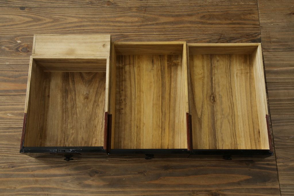 和製アンティーク 美品!! 上手物!! 内部桐(キリ)材 上品な丸金具の黒漆塗り庄内箪笥ローボード(時代箪笥、和たんす、整理たんす、収納タンス、衣装タンス、ローチェスト、テレビ台、テレビボード、引き出し)(R-078489)