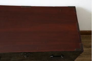 和製アンティーク 美品!! 上手物!! 内部桐(キリ)材 上品な丸金具の黒漆塗り庄内箪笥ローボード(時代箪笥、和たんす、整理たんす、収納タンス、衣装タンス、ローチェスト、テレビ台、テレビボード、引き出し)(R-078489)