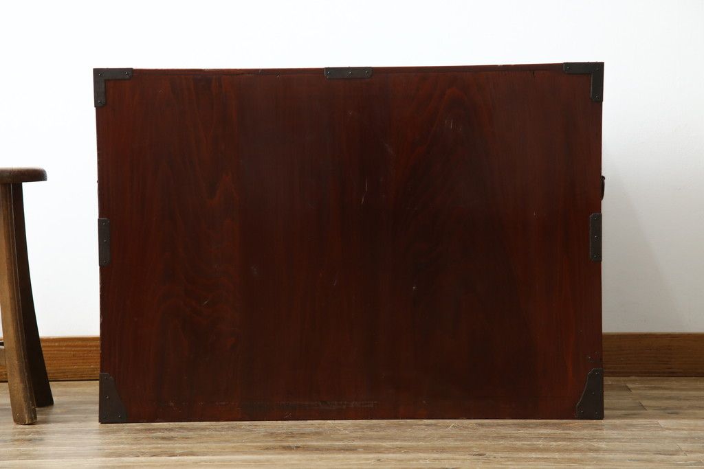 和製アンティーク 美品!! 上手物!! 内部桐(キリ)材 上品な丸金具の黒漆塗り庄内箪笥ローボード(時代箪笥、和たんす、整理たんす、収納タンス、衣装タンス、ローチェスト、テレビ台、テレビボード、引き出し)(R-078489)