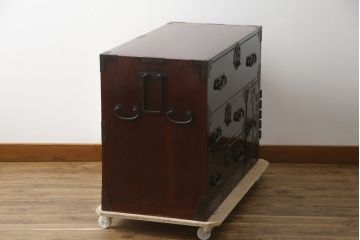 和製アンティーク　美品!!　上手物!!　内部桐(キリ)材　上品な丸金具の黒漆塗り庄内箪笥ローボード(時代箪笥、和たんす、整理たんす、収納タンス、衣装タンス、ローチェスト、テレビ台、テレビボード、引き出し)(R-078489)