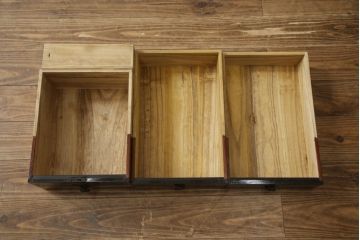 和製アンティーク　美品!!　上手物!!　内部桐(キリ)材　上品な丸金具の黒漆塗り庄内箪笥ローボード(時代箪笥、和たんす、整理たんす、収納タンス、衣装タンス、ローチェスト、テレビ台、テレビボード、引き出し)(R-078489)