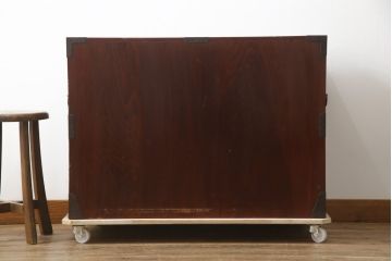 和製アンティーク　美品!!　上手物!!　内部桐(キリ)材　上品な丸金具の黒漆塗り庄内箪笥ローボード(時代箪笥、和たんす、整理たんす、収納タンス、衣装タンス、ローチェスト、テレビ台、テレビボード、引き出し)(R-078489)