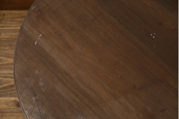 和製アンティーク　カバ材　スタイリッシュなデザインのラウンドカフェテーブル(丸テーブル、コーヒーテーブル、サイドテーブル)(R-078490)
