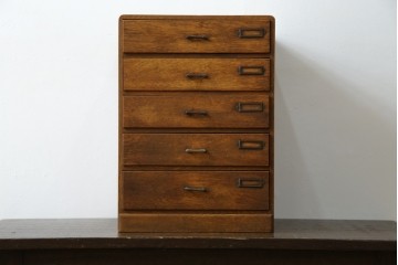 和製アンティーク　ナラ材　趣のある佇まいが魅力的な五段小引き出し　(R-078491)