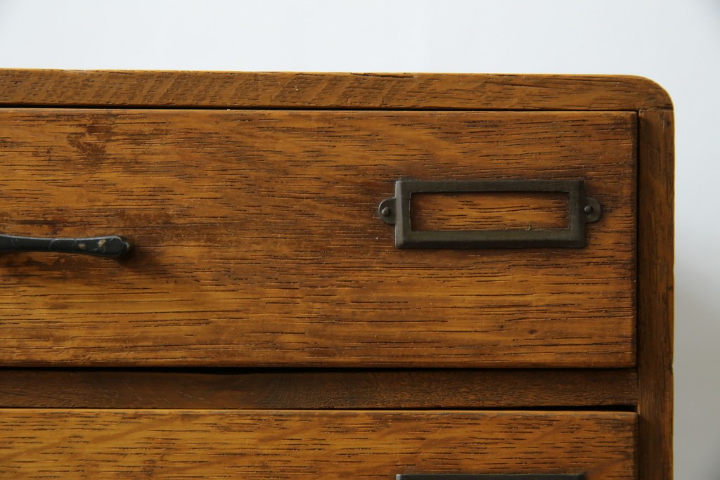 和製アンティーク　ナラ材　趣のある佇まいが魅力的な五段小引き出し　(R-078491)