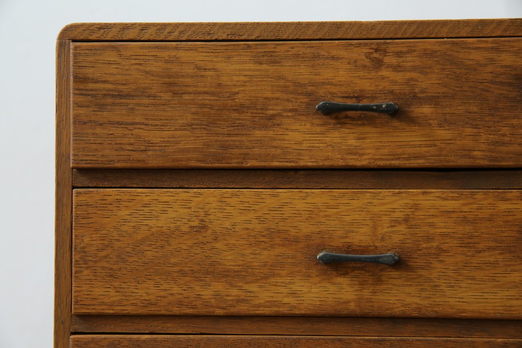 和製アンティーク　ナラ材　趣のある佇まいが魅力的な五段小引き出し　(R-078491)