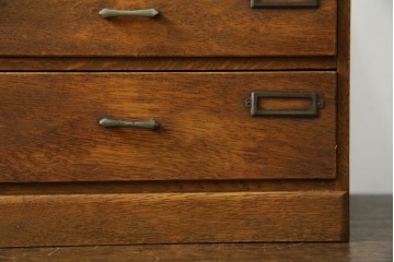 和製アンティーク　ナラ材　趣のある佇まいが魅力的な五段小引き出し　(R-078491)