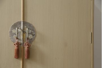 中古　伝統工芸士　永松修一作　秀鳳刻　上品な雰囲気漂う金具が魅力的な加茂総桐箪笥(並厚、総桐たんす、着物箪笥、衣装箪笥、和タンス、引き出し、バラ売り可能)(R-078492)