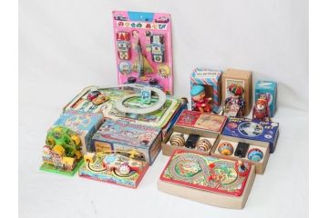 NEWS-BOY　三輪車(VELOCIPEDE)　ACROBAT MONKEY　WHISTLING SPACE TOP SET　ジャンピングコマ　かんらん車　Playland Express　のりものあそび　FAIRYLAND TRAIN SET　HIGHWAY SET　ブリキのおもちゃ10点セット(猿、遊園地、観覧車、乗り物、ゼンマイ歩行、フィギュア、人形、玩具、日本製)(R-078506)