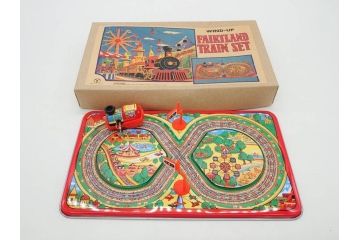 NEWS-BOY　三輪車(VELOCIPEDE)　ACROBAT MONKEY　WHISTLING SPACE TOP SET　ジャンピングコマ　かんらん車　Playland Express　のりものあそび　FAIRYLAND TRAIN SET　HIGHWAY SET　ブリキのおもちゃ10点セット(猿、遊園地、観覧車、乗り物、ゼンマイ歩行、フィギュア、人形、玩具、日本製)(R-078506)