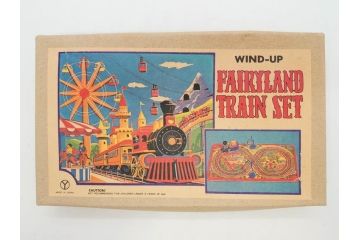 NEWS-BOY　三輪車(VELOCIPEDE)　ACROBAT MONKEY　WHISTLING SPACE TOP SET　ジャンピングコマ　かんらん車　Playland Express　のりものあそび　FAIRYLAND TRAIN SET　HIGHWAY SET　ブリキのおもちゃ10点セット(猿、遊園地、観覧車、乗り物、ゼンマイ歩行、フィギュア、人形、玩具、日本製)(R-078506)