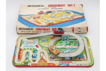 NEWS-BOY　三輪車(VELOCIPEDE)　ACROBAT MONKEY　WHISTLING SPACE TOP SET　ジャンピングコマ　かんらん車　Playland Express　のりものあそび　FAIRYLAND TRAIN SET　HIGHWAY SET　ブリキのおもちゃ10点セット(猿、遊園地、観覧車、乗り物、ゼンマイ歩行、フィギュア、人形、玩具、日本製)(R-078506)