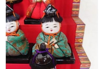 ビンテージ　木目込み人形　十五人揃　細部まで職人のこだわりを感じる可愛らしい五段雛飾り(ヴィンテージ、三越、雛人形、ひな人形、雛壇、段飾、置物、ケース付、外箱付き)(R-078507)