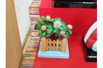 ビンテージ　木目込み人形　十五人揃　細部まで職人のこだわりを感じる可愛らしい五段雛飾り(ヴィンテージ、三越、雛人形、ひな人形、雛壇、段飾、置物、ケース付、外箱付き)(R-078507)
