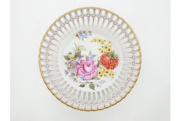 ドイツ　Von Schierholz( フォン・シアーホルツ)　透かしの縁と鮮やかな花柄が上品なボウル(花、フラワー、金彩、レース、フリル、旧東ドイツ、透かし皿、変形皿、手描き、磁器、深皿、洋食器)(R-078513)