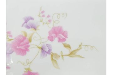 ビンテージ　フランス　LIMOGES　リモージュ　GIRAUD(ジロー)　淡い色彩で描かれた花のデザインが可愛らしいプレート2枚セット(ヴィンテージ、貝皿、シェル、中皿、大皿、変形皿、磁器、洋食器)(R-078515)