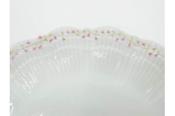 ビンテージ　フランス　LIMOGES　リモージュ　GIRAUD(ジロー)　淡い色彩で描かれた花のデザインが可愛らしいプレート2枚セット(ヴィンテージ、貝皿、シェル、中皿、大皿、変形皿、磁器、洋食器)(R-078515)