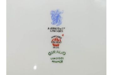 ビンテージ　フランス　LIMOGES　リモージュ　GIRAUD(ジロー)　淡い色彩で描かれた花のデザインが可愛らしいプレート2枚セット(ヴィンテージ、貝皿、シェル、中皿、大皿、変形皿、磁器、洋食器)(R-078515)