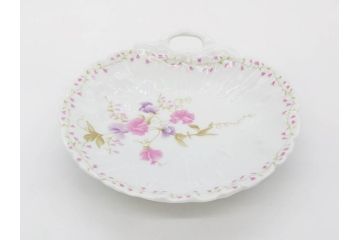 ビンテージ　フランス　LIMOGES　リモージュ　GIRAUD(ジロー)　淡い色彩で描かれた花のデザインが可愛らしいプレート2枚セット(ヴィンテージ、貝皿、シェル、中皿、大皿、変形皿、磁器、洋食器)(R-078515)