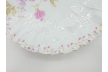 ビンテージ　フランス　LIMOGES　リモージュ　GIRAUD(ジロー)　淡い色彩で描かれた花のデザインが可愛らしいプレート2枚セット(ヴィンテージ、貝皿、シェル、中皿、大皿、変形皿、磁器、洋食器)(R-078515)