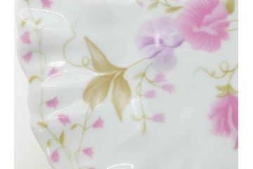 ビンテージ　フランス　LIMOGES　リモージュ　GIRAUD(ジロー)　淡い色彩で描かれた花のデザインが可愛らしいプレート2枚セット(ヴィンテージ、貝皿、シェル、中皿、大皿、変形皿、磁器、洋食器)(R-078515)