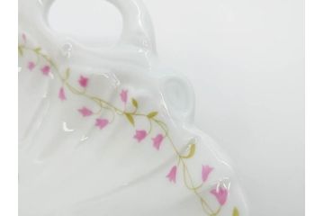 ビンテージ　フランス　LIMOGES　リモージュ　GIRAUD(ジロー)　淡い色彩で描かれた花のデザインが可愛らしいプレート2枚セット(ヴィンテージ、貝皿、シェル、中皿、大皿、変形皿、磁器、洋食器)(R-078515)
