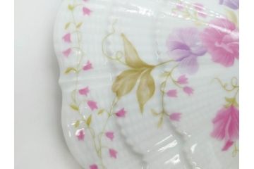 ビンテージ　フランス　LIMOGES　リモージュ　GIRAUD(ジロー)　淡い色彩で描かれた花のデザインが可愛らしいスープチューリン(花柄、フラワー、ヴィンテージ、ふかひれ皿、ポット、トンキ、蓋付き、磁器、洋食器)(R-078516)
