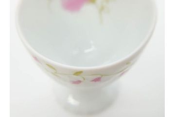 ビンテージ　フランス　LIMOGES　リモージュ　GIRAUD(ジロー)　淡い色彩で描かれた花のデザインが可愛らしいデミタスカップ&ソーサー2客・エッグカップ5客セット(ヴィンテージ、花柄、フラワー、磁器、プレート、洋食器)(R-078518)