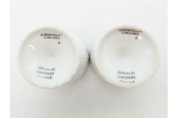 ビンテージ　フランス　LIMOGES　リモージュ　GIRAUD(ジロー)　淡い色彩で描かれた花のデザインが可愛らしいデミタスカップ&ソーサー2客・エッグカップ5客セット(ヴィンテージ、花柄、フラワー、磁器、プレート、洋食器)(R-078518)