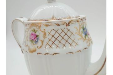 フランス　LIMOGES(リモージュ)　Georges Boyer(ジョルジュ ボワイエ)　バラの絵付けが上品なティーポット(薔薇、ローズ、磁器、金彩、洋食器)(R-078523)