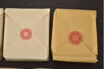古い　たばこなど色々(ききょう、はぎ、山吹、タバコ、松葉、灰皿、三越マッチ、敷島、煙草、手巻用巻紙、日本専売公社)(R-078552)