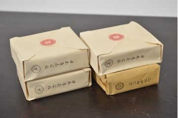 古い　たばこなど色々(ききょう、はぎ、山吹、タバコ、松葉、灰皿、三越マッチ、敷島、煙草、手巻用巻紙、日本専売公社)(R-078552)