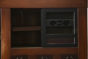 和製アンティーク　特大　八尺　前面欅(ケヤキ)材　漆塗り　凛とした佇まいが目を惹く近江水屋箪笥(収納棚、戸棚、食器棚、キャビネット)(R-078577)