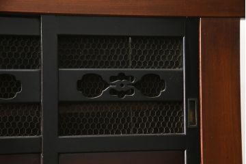 和製アンティーク　特大　八尺　前面欅(ケヤキ)材　漆塗り　凛とした佇まいが目を惹く近江水屋箪笥(収納棚、戸棚、食器棚、キャビネット)(R-078577)