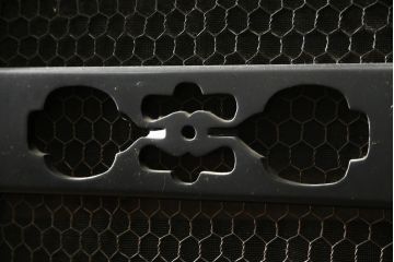 和製アンティーク　特大　八尺　前面欅(ケヤキ)材　漆塗り　凛とした佇まいが目を惹く近江水屋箪笥サイドボード(収納棚、戸棚、食器棚、キャビネット)(R-078578)