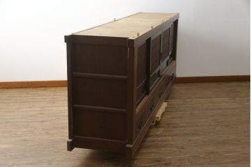 和製アンティーク　特大　八尺　前面欅(ケヤキ)材　漆塗り　凛とした佇まいが目を惹く近江水屋箪笥サイドボード(収納棚、戸棚、食器棚、キャビネット)(R-078579)