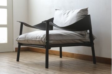 中古　アスプルンド(ASPLUND)取り扱い　emu(エミュー)　TERRAMARE(テラマーレ)　1P SOFA　シックでスタイリッシュなデザインが目を惹く1人掛けソファ(一人掛け、アームチェア、椅子、イス)(R-078580)