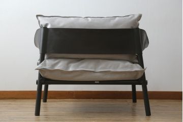 中古　アスプルンド(ASPLUND)取り扱い　emu(エミュー)　TERRAMARE(テラマーレ)　1P SOFA　シックでスタイリッシュなデザインが目を惹く1人掛けソファ(一人掛け、アームチェア、椅子、イス)(R-078580)