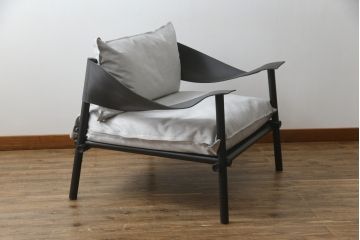 中古　アスプルンド(ASPLUND)取り扱い　emu(エミュー)　TERRAMARE(テラマーレ)　1P SOFA　シックでスタイリッシュなデザインが目を惹く1人掛けソファ(一人掛け、アームチェア、椅子、イス)(R-078580)