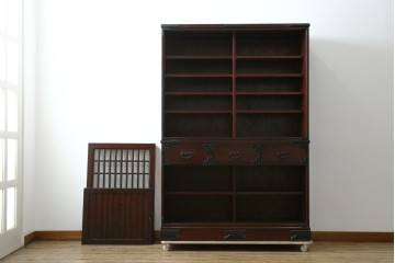 中古　美品　国産　シックな佇まいが魅力的なアンティーク調の水屋箪笥　(R-078581)