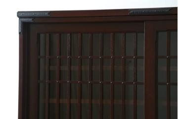 中古　美品　国産　シックな佇まいが魅力的なアンティーク調の水屋箪笥　(R-078581)