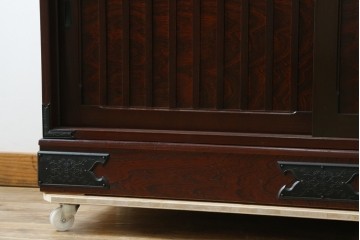 中古　美品　国産　シックな佇まいが魅力的なアンティーク調の水屋箪笥　(R-078581)