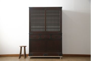 中古　美品　国産　シックな佇まいが魅力的なアンティーク調の水屋箪笥(食器棚、キャビネット、茶箪笥、収納棚、戸棚)(R-078581)