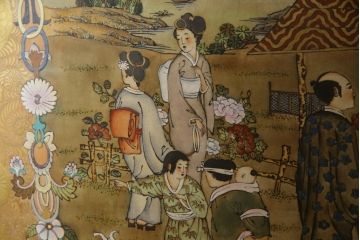 薩摩焼　大京都日文林本寶山　高さ98cm　龍・獅子・鶴・美人画・鳳凰・花鳥図　緻密で絢爛豪華な金襴手特大花瓶・花台セット(花器、花入、花生、飾壷、壺、飾り台、金彩)(R-078582)