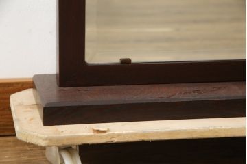 中古　美品　国産　民芸家具　落ち着いた色味が魅力的な漆塗りの卓上ミラー(置き鏡、スタンドミラー)(R-078584)