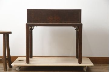 中古　美品　イギリス高級家具　THEODORE ALEXANDER(セオドア・アレキサンダー)　クラシカルで上品な佇まいが魅力的な引き出し付きサイドテーブル(コンソールテーブル、エンドテーブル、ナイトテーブル、英国)(定価約30万円)(R-078586)